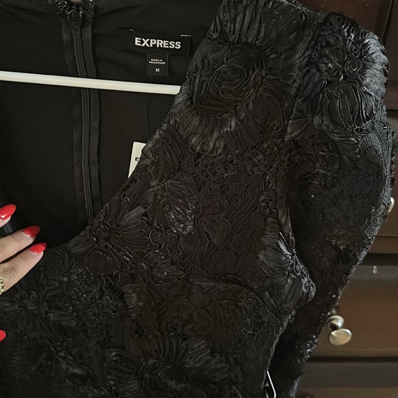 Express flower lace dress - Picture 6 of 12